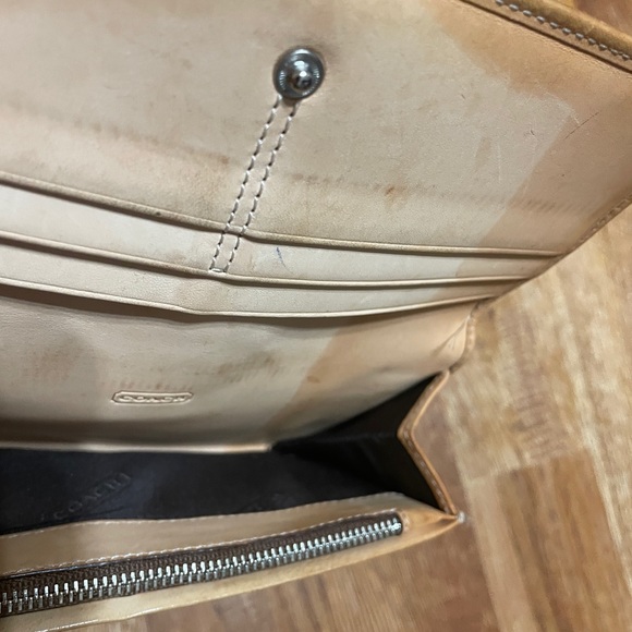 Women’s Coach wallet - Picture 2 of 5